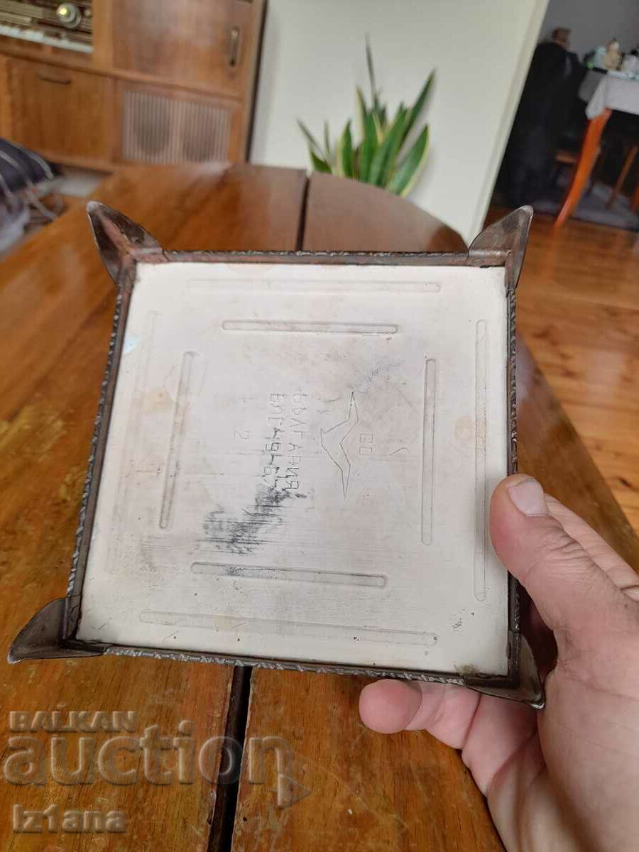 Delivery of Old stand for warm objects Delivery of Old stand for warm objects