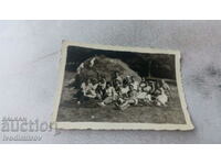 Снимка Витоша Мъже жени и деца пред купа със сено 1958