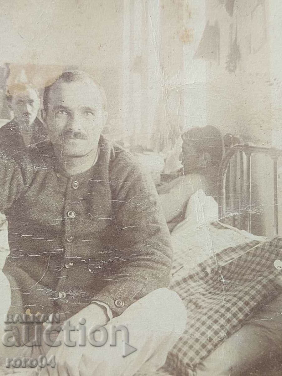 Auction  OLD MILITARY PHOTO