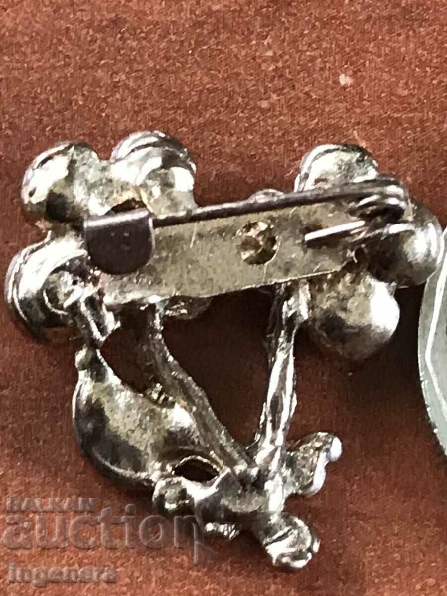 Auction METAL BROOCH Auction METAL BROOCH