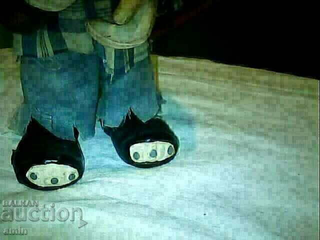 Delivery of a beautiful plaster figure