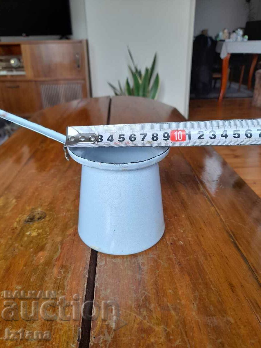 Auction Old enameled cezve Auction Old enameled cezve