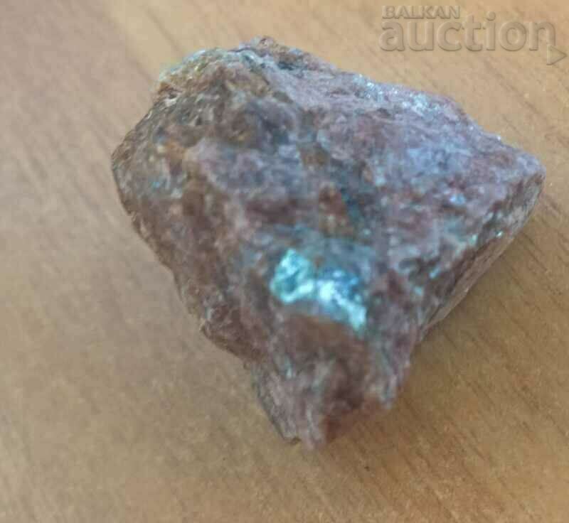 Piatra minerala andaluzita