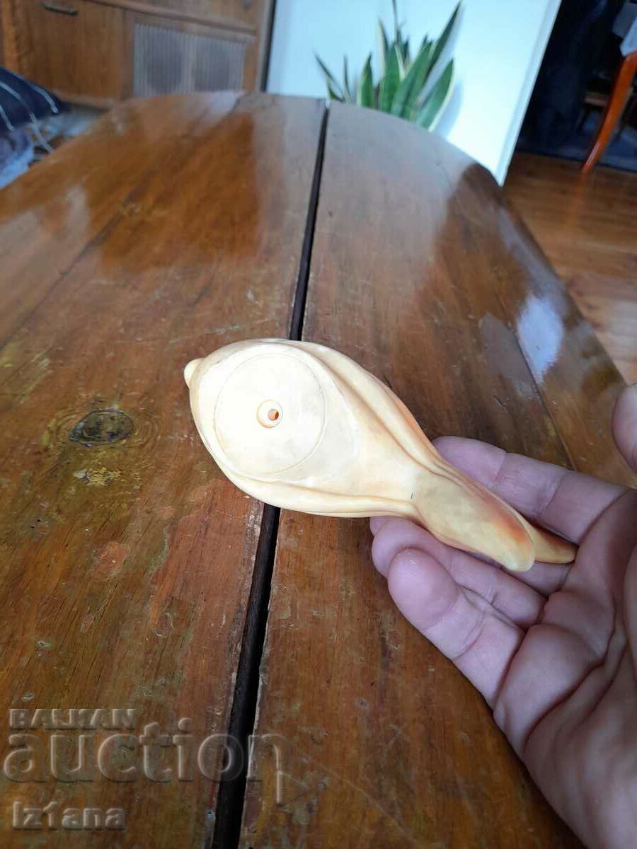 Delivery of Old rubber toy fish