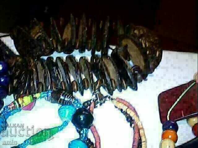 Many old, beautiful necklaces KO - 5 Many old, beautiful necklaces KO - 5