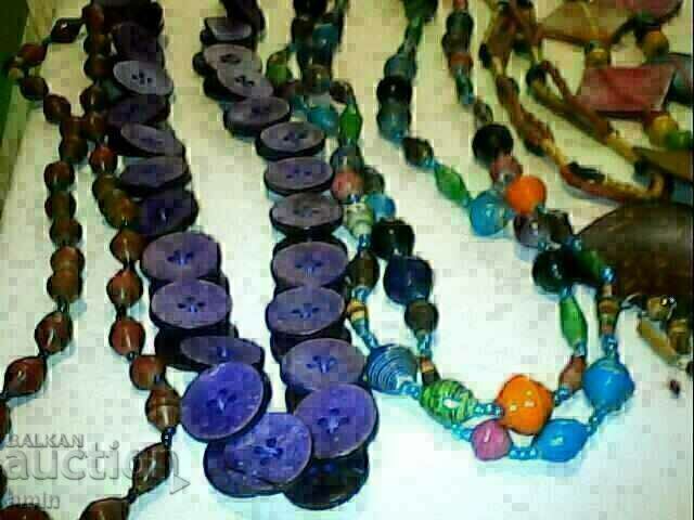 Many old, beautiful necklaces KO Many old, beautiful necklaces KO