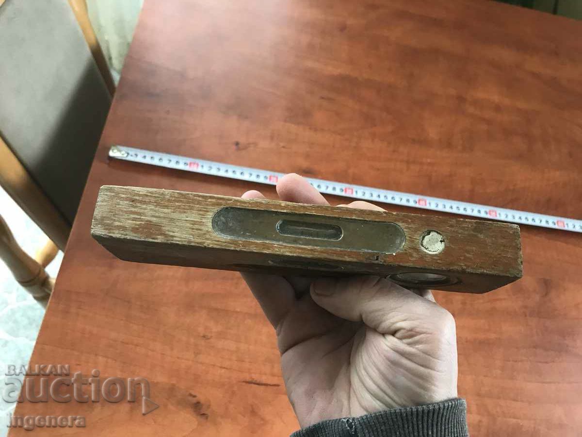 Auction LEVEL WOOD ANTIQUE STRAIGHT Auction LEVEL WOOD ANTIQUE STRAIGHT