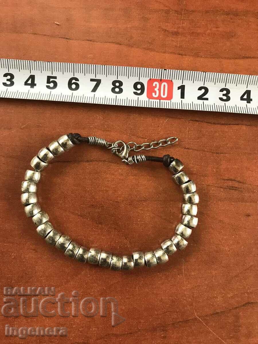 ΔΕΡΜΑΤΙΝΟ ΒΡΑΧΙΟΛΙ ΜΕ ΜΕΤΑΛΛΙΚΑ ΔΑΧΤΥΛΙΔΙΑ με τιμή 4.00 BGN | € 2.05 ΔΕΡΜΑΤΙΝΟ ΒΡΑΧΙΟΛΙ ΜΕ ΜΕΤΑΛΛΙΚΑ ΔΑΧΤΥΛΙΔΙΑ με τιμή 4.00 BGN | € 2.05