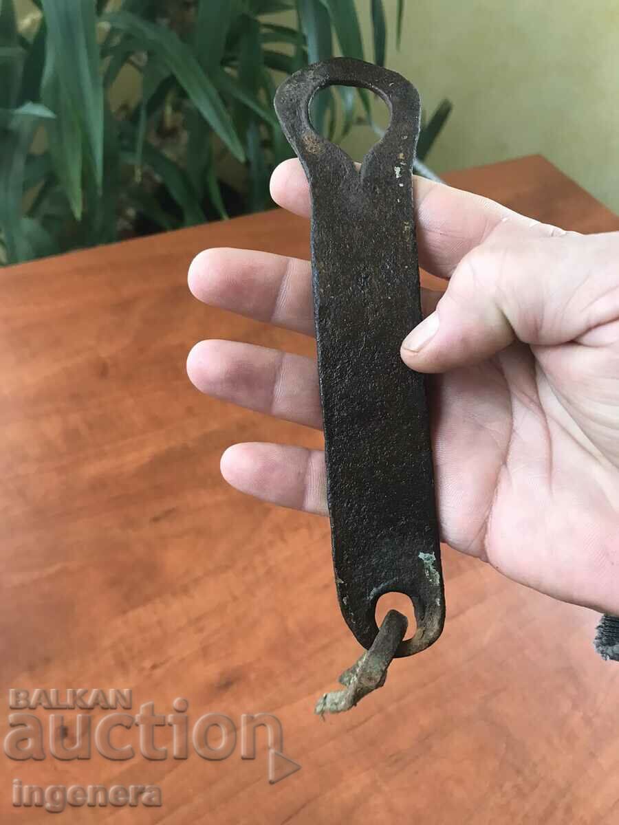 OLD WROUGHT IRON LATCH LATCH - 5 OLD WROUGHT IRON LATCH LATCH - 5