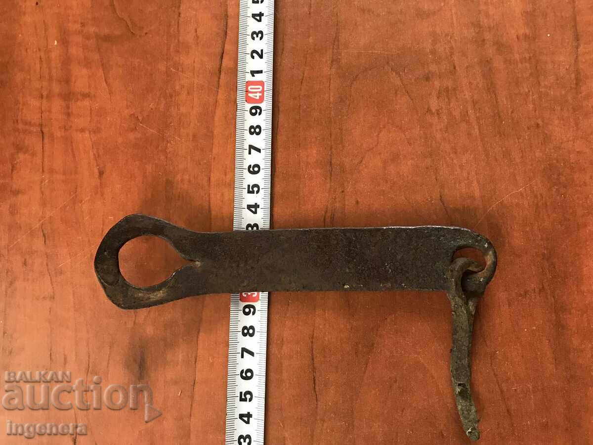 OLD WROUGHT IRON LATCH LATCH - 6 OLD WROUGHT IRON LATCH LATCH - 6