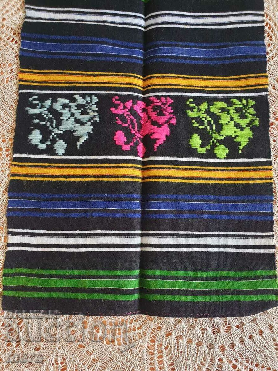 Αυθεντικά λαϊκός ποδιά φορεσιά με τιμή 60.00 BGN | € 30.68 Αυθεντικά λαϊκός ποδιά φορεσιά με τιμή 60.00 BGN | € 30.68