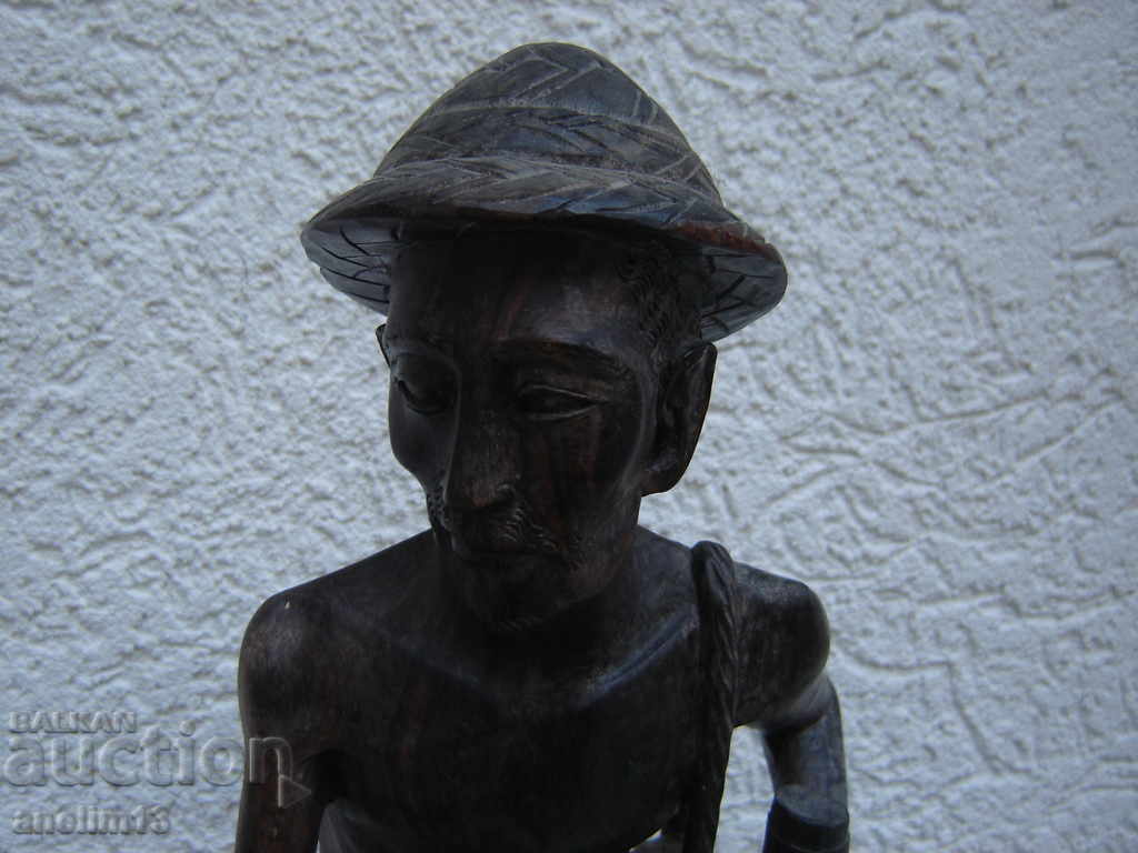 FIGURA BIG vechi de sculptură în lemn / lemn / cu preț 190.00 BGN | € 97.15 FIGURA BIG vechi de sculptură în lemn / lemn / cu preț 190.00 BGN | € 97.15