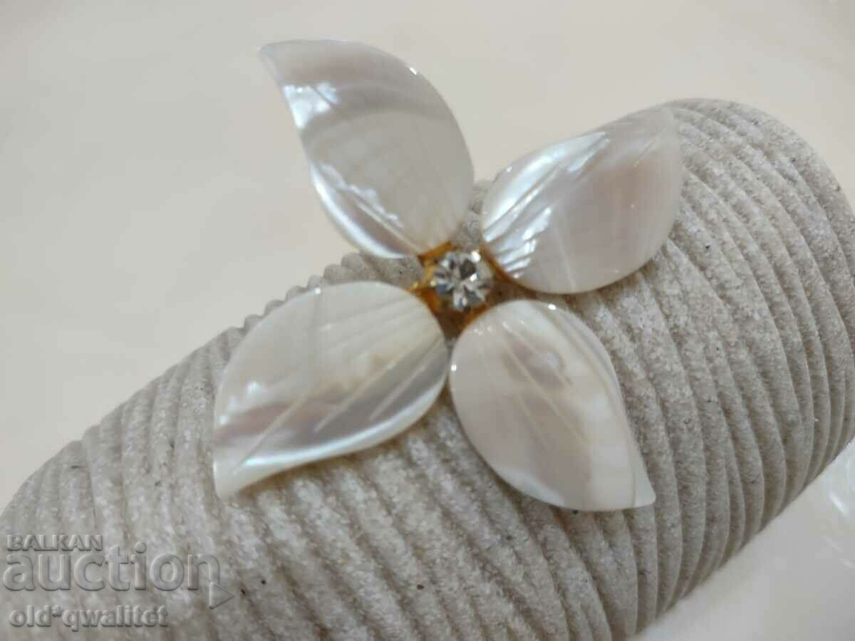 BROOCH large lovely scale with mother of pearl with price 99.00 BGN | € 50.62 BROOCH large lovely scale with mother of pearl with price 99.00 BGN | € 50.62