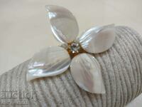 BROOCH large lovely scale with mother of pearl