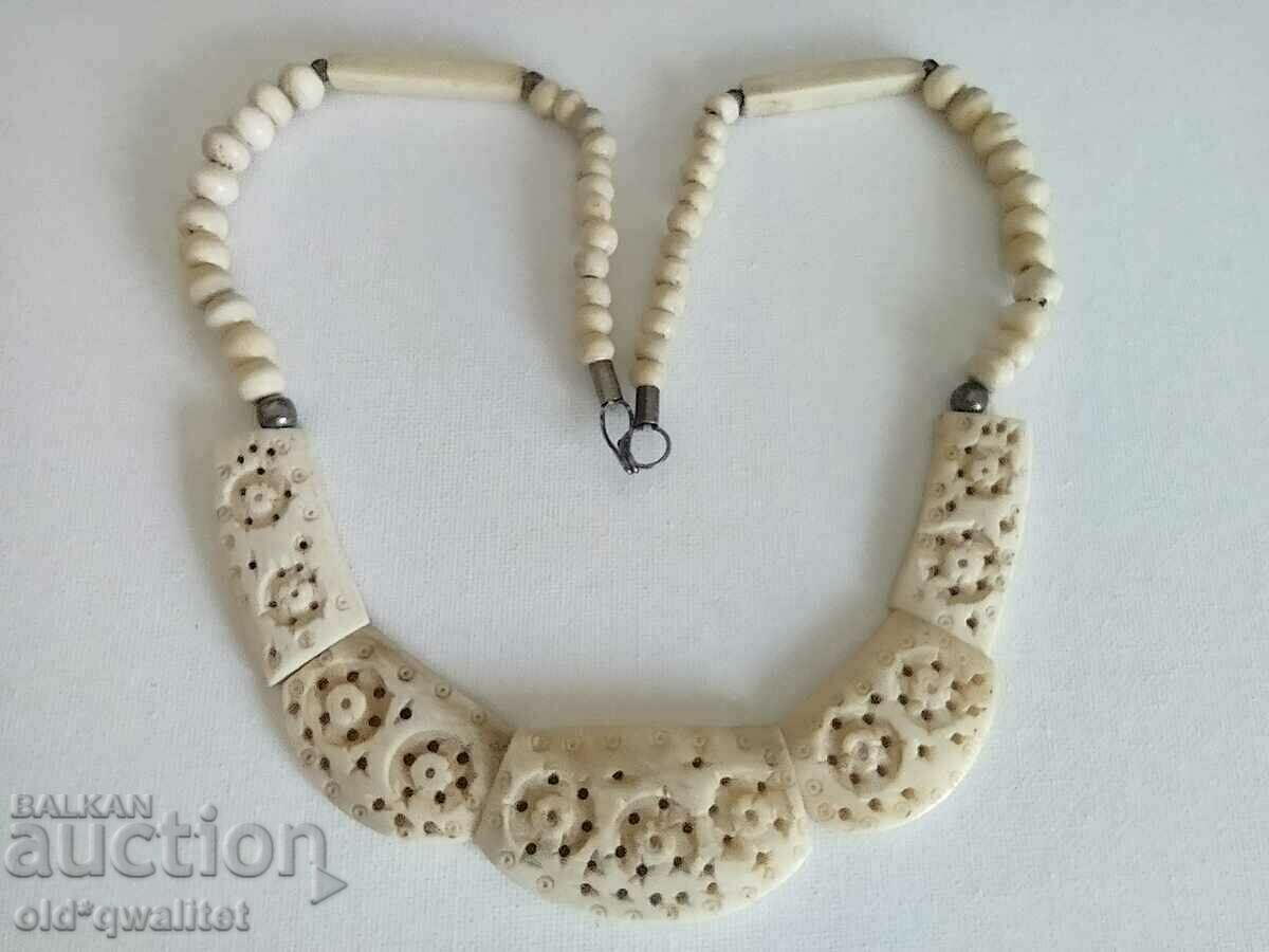 Very old long solid bone necklace Very old long solid bone necklace