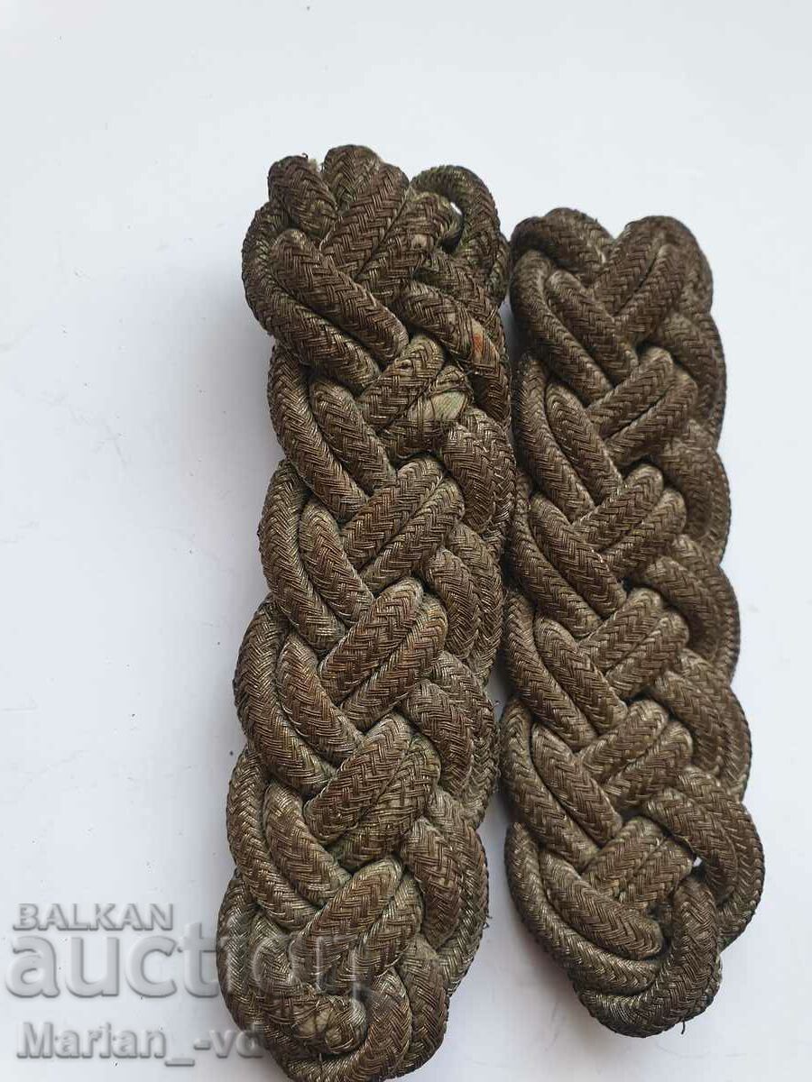 Delivery of Old royal chain epaulettes