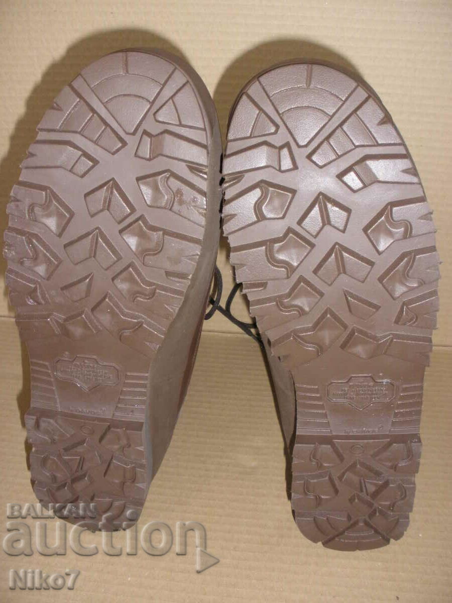 Auction English, army boots (high boots) - KARRIMOR Auction English, army boots (high boots) - KARRIMOR