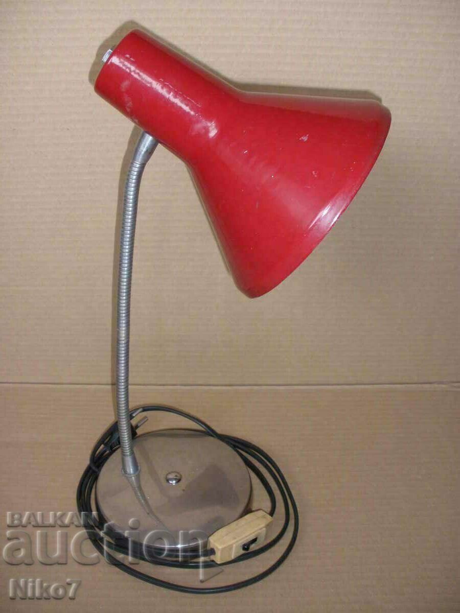 Стара, настолна,лампа с подвижно рамо от соца-1981г.