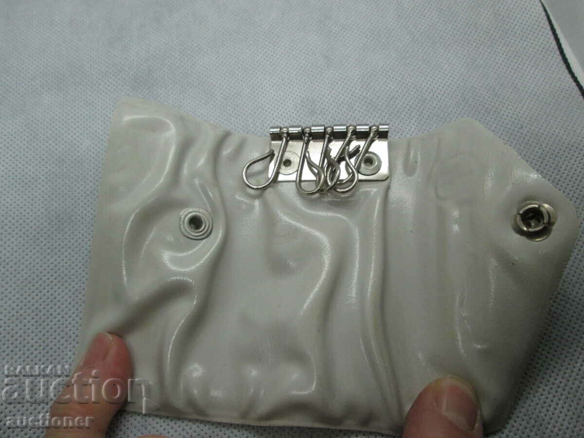 OLD PHARMANIM COMPANY KEY HOLDER LEATHER with price 20.00 BGN | € 10.23 OLD PHARMANIM COMPANY KEY HOLDER LEATHER with price 20.00 BGN | € 10.23