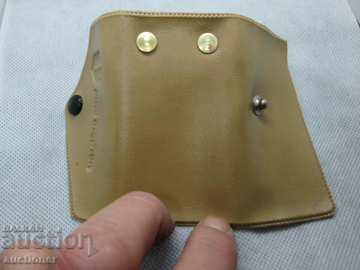 Auction OLD PHARMANIM COMPANY KEY HOLDER LEATHER Auction OLD PHARMANIM COMPANY KEY HOLDER LEATHER