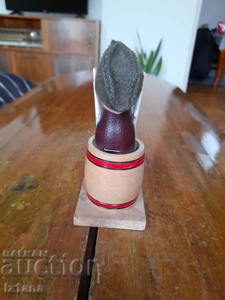 Vechi suvenir cu figurine de joker din lemn - 5