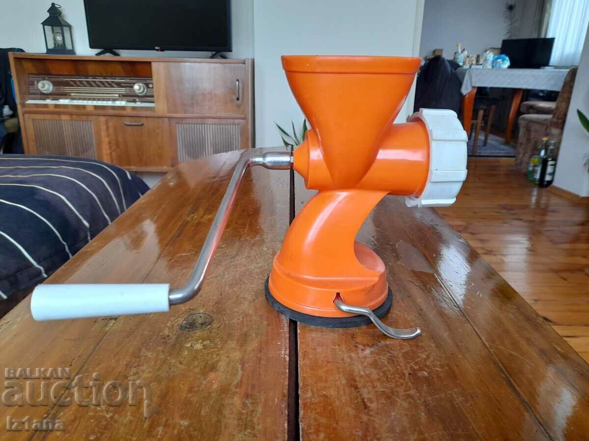 Auction Old mill, mill, grinder Auction Old mill, mill, grinder