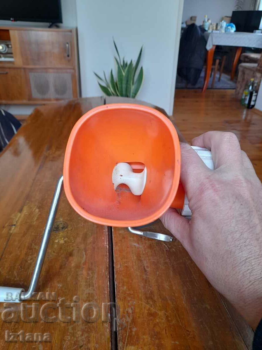 Delivery of Old mill, mill, grinder Delivery of Old mill, mill, grinder