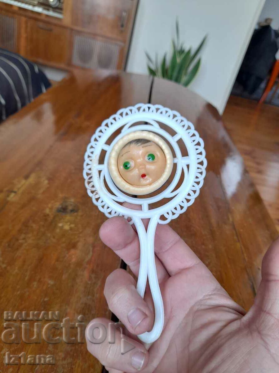 Jucărie veche pentru copii, suzetă, zdrănitoare Jucărie veche pentru copii, suzetă, zdrănitoare