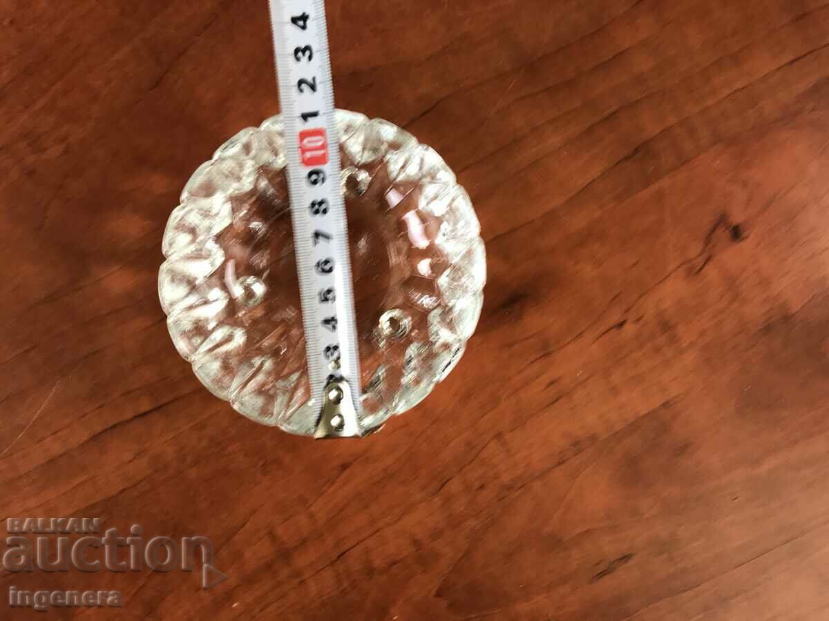 Auction GLASS RELIEF THICK-WALLED BOWL Auction GLASS RELIEF THICK-WALLED BOWL