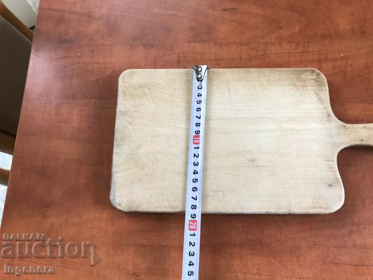 Auction BREAD BOARD FOR APPETIZERS AND STEAKS WOOD OLD Auction BREAD BOARD FOR APPETIZERS AND STEAKS WOOD OLD