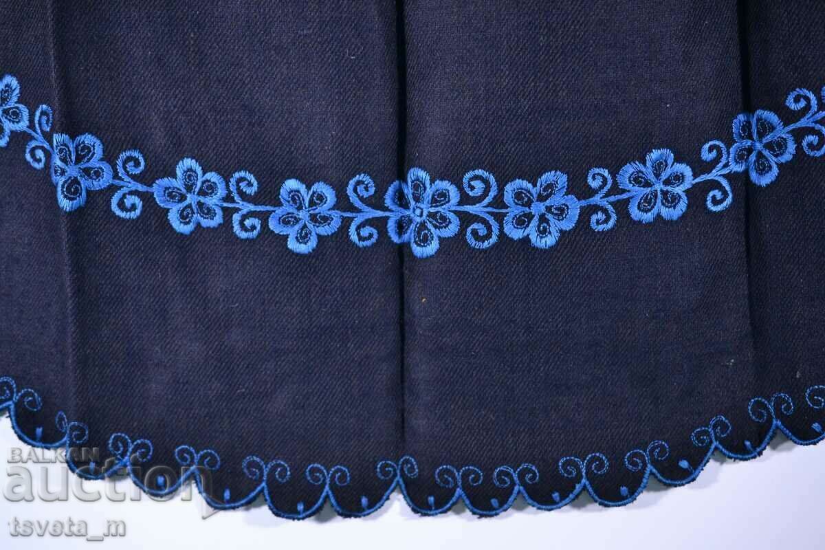 ΜΑΛΛΙΝΗ ΠΟΔΙΑ ΓΙΑ ΛΑΪΚΗ ΦΟΡΕΣΙΑ ΜΕ ΧΕΙΡΟΠΟΙΗΤΟ ΚΕΝΤΗΜΑ με τιμή € 4.00 | 7.82 BGN