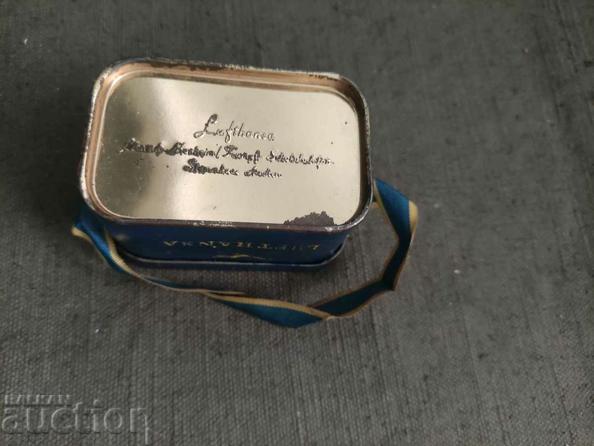 Delivery of LUFTHANSA TRUMPF chocolate box Delivery of LUFTHANSA TRUMPF chocolate box