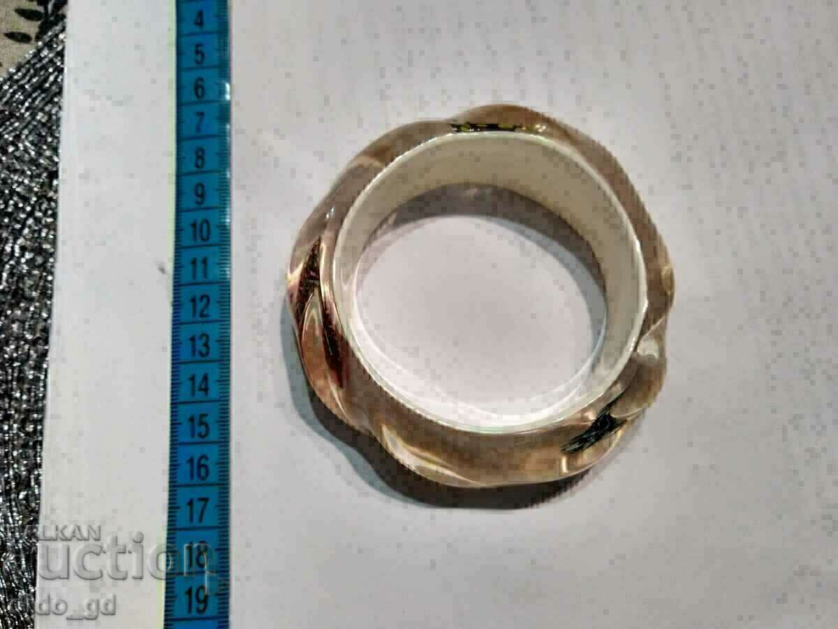 Уникална красива гривна с пера, от втърдена морска пяна с цена € 7.77 | 15.20 лв.