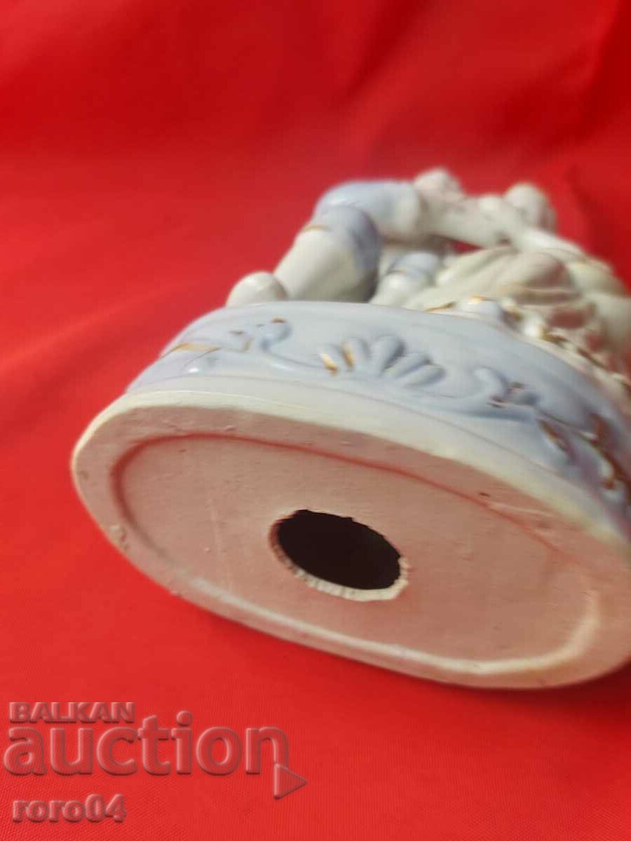 BEAUTIFUL OLD PORCELAIN STATUS - 6 BEAUTIFUL OLD PORCELAIN STATUS - 6