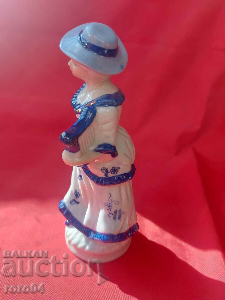 Auction  BEAUTIFUL OLD PORCELAIN STATUS