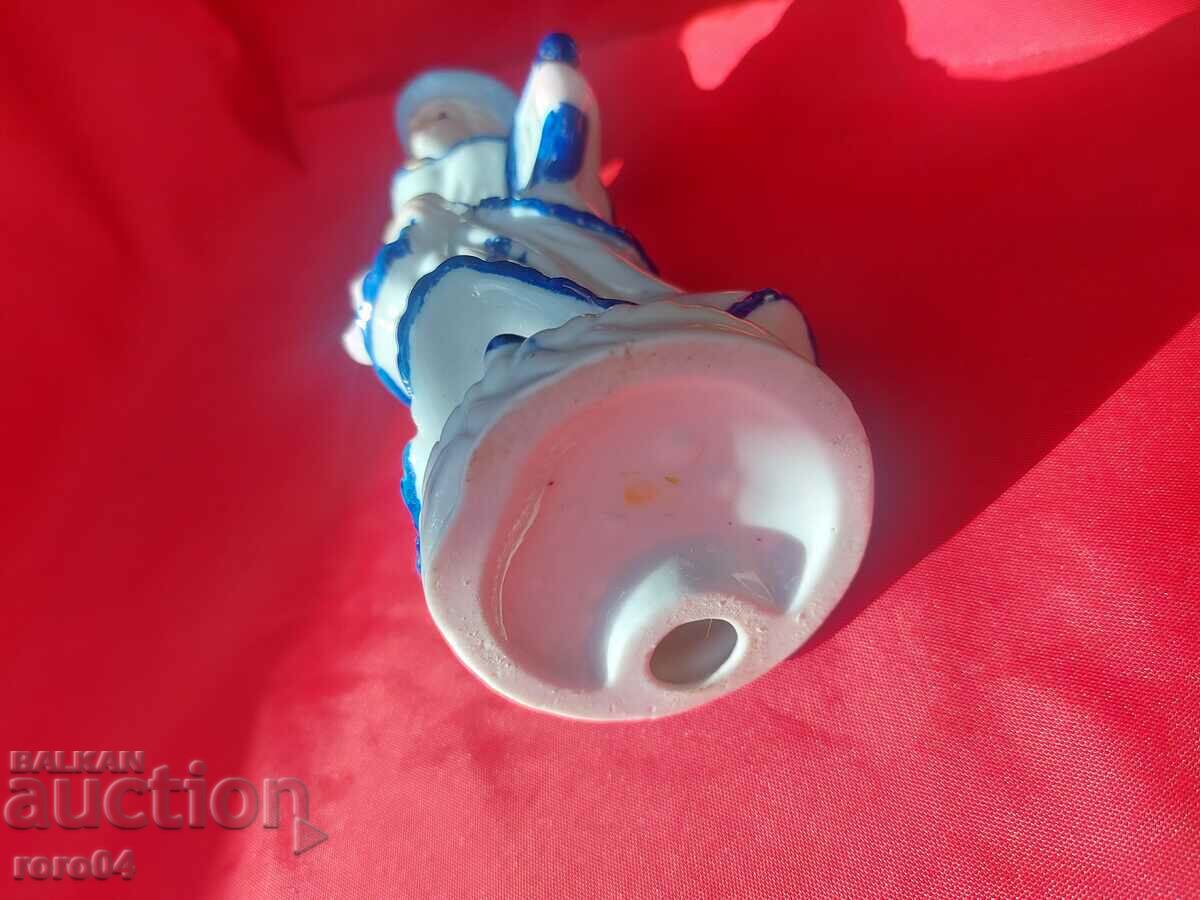 BEAUTIFUL OLD PORCELAIN STATUS - 6