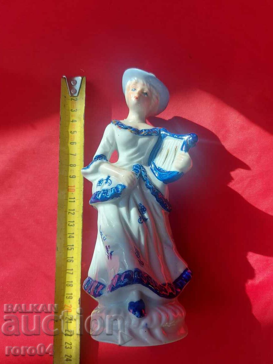 BEAUTIFUL OLD PORCELAIN STATUS - 7