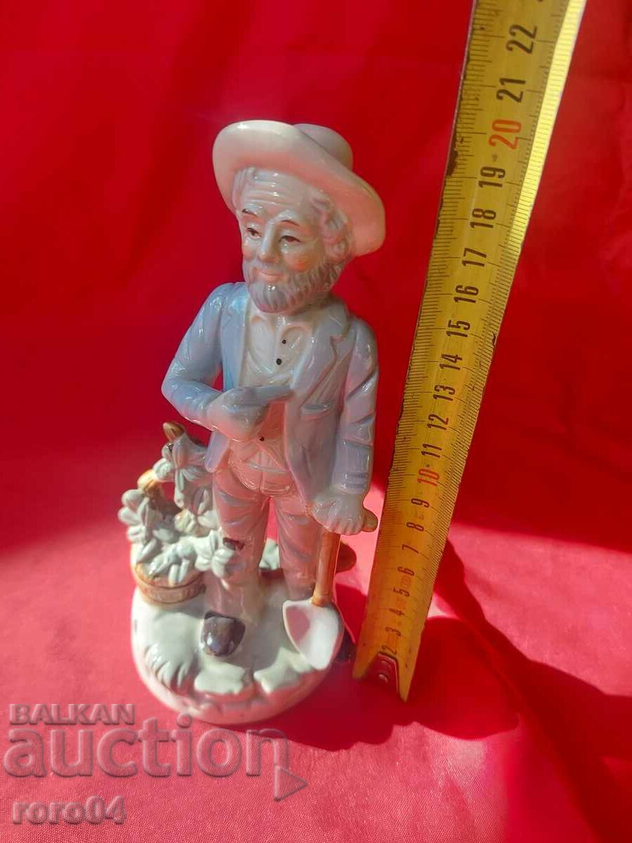 BEAUTIFUL OLD PORCELAIN STATUS with price 63.00 BGN | € 32.21