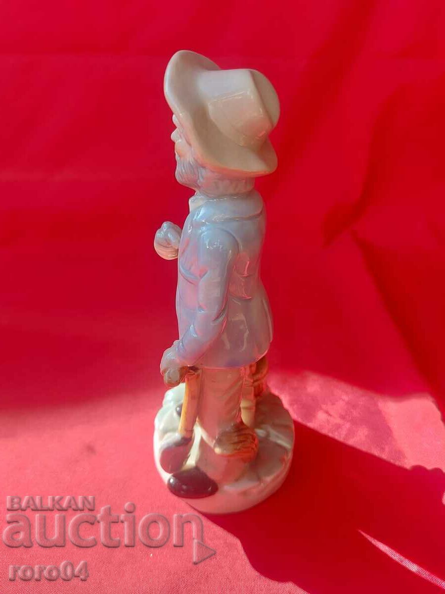 Auction  BEAUTIFUL OLD PORCELAIN STATUS