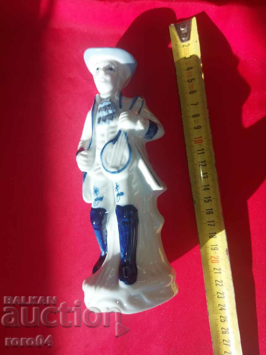 BEAUTIFUL OLD PORCELAIN STATUS - 7 BEAUTIFUL OLD PORCELAIN STATUS - 7