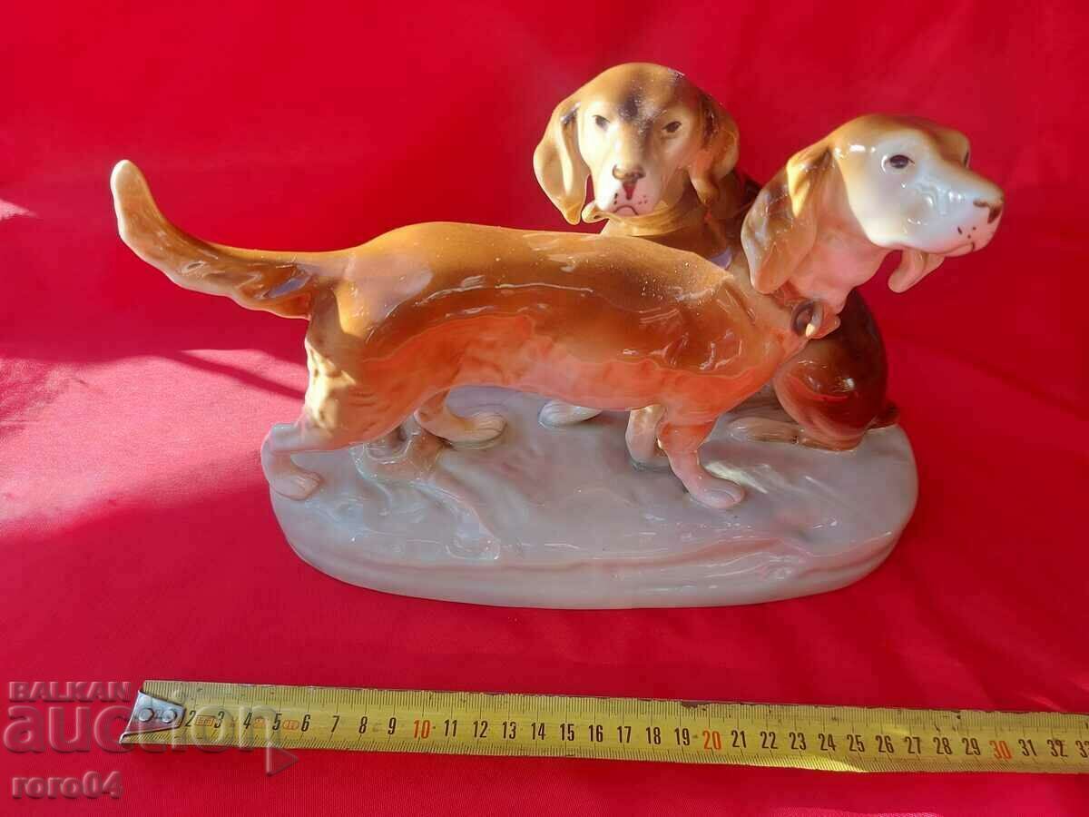 ROYAL DUX - HUNTING DOGS with price 1215.00 BGN | € 621.22 ROYAL DUX - HUNTING DOGS with price 1215.00 BGN | € 621.22