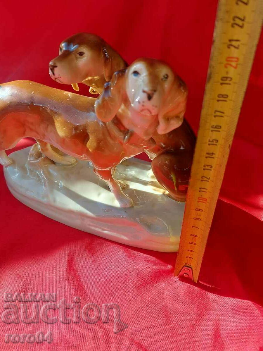 Auction ROYAL DUX - HUNTING DOGS Auction ROYAL DUX - HUNTING DOGS