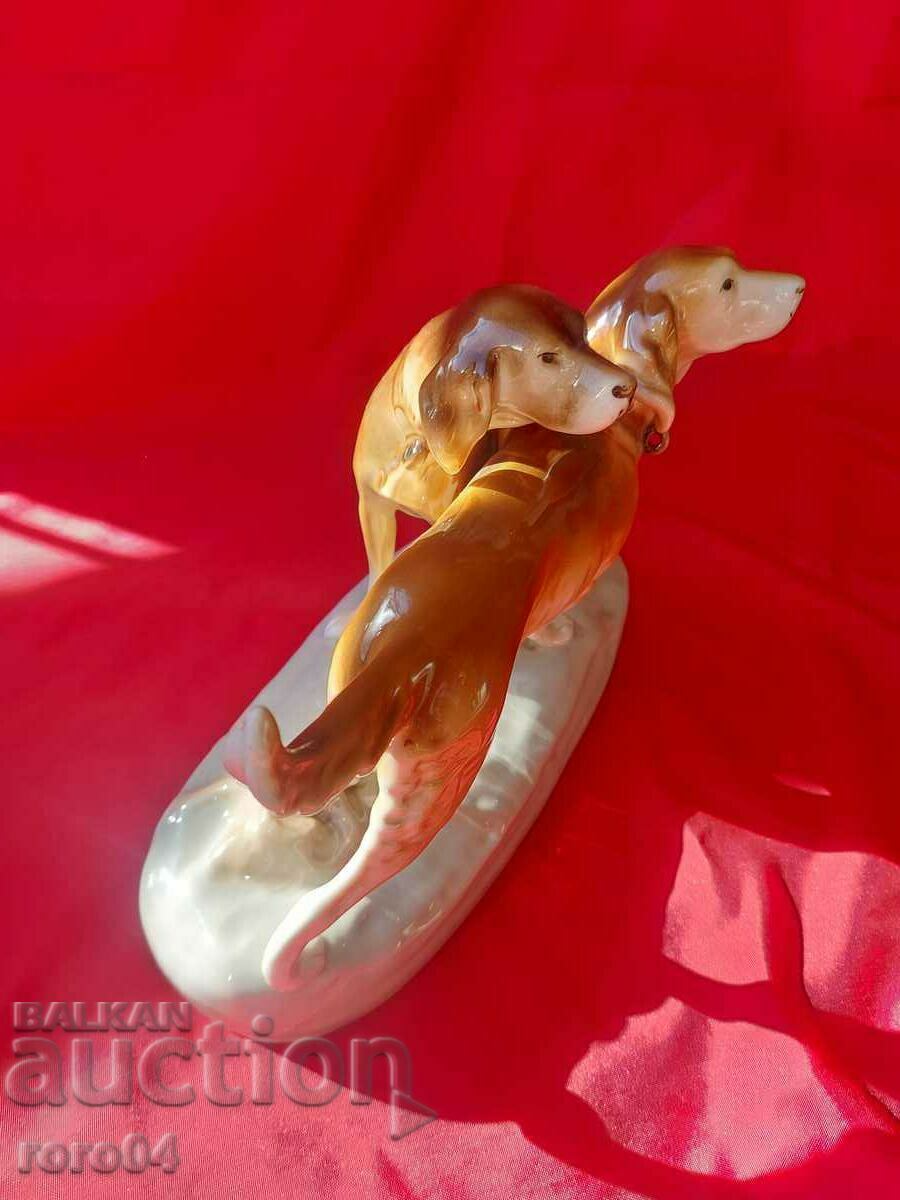 ROYAL DUX - HUNTING DOGS - 6 ROYAL DUX - HUNTING DOGS - 6