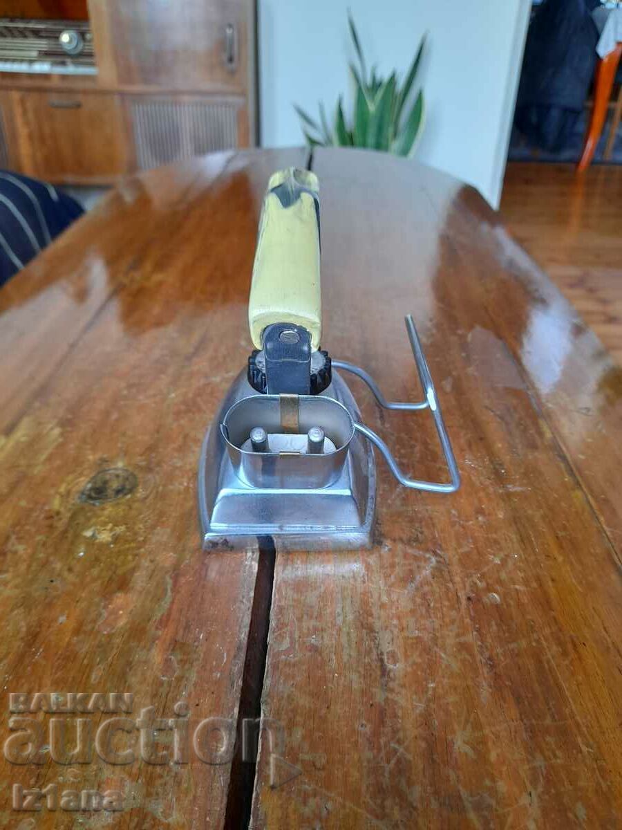 Fier vechi ELG cu preț 37.00 BGN | € 18.92