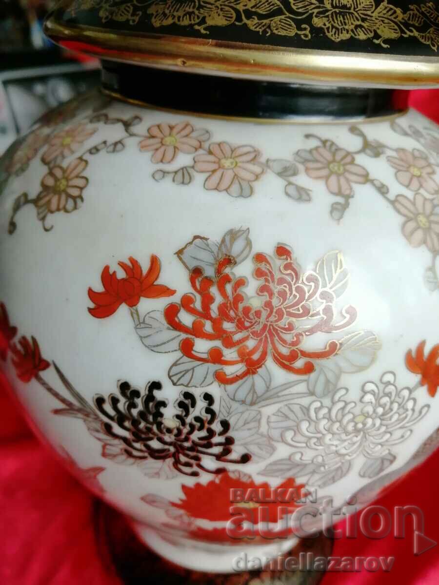 SATSUMA Large Urn, Vase, Hand Painted, Gold 2 - 5 SATSUMA Large Urn, Vase, Hand Painted, Gold 2 - 5