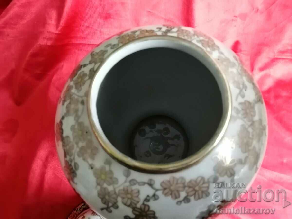 SATSUMA Large Urn, Vase, Hand Painted, Gold 2 - 6 SATSUMA Large Urn, Vase, Hand Painted, Gold 2 - 6