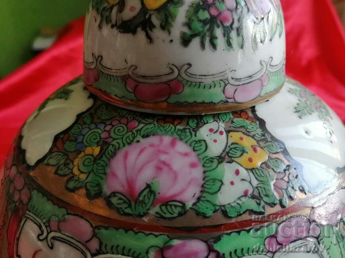 Delivery of Unique CHINESE Urn, Vase, Ginger Jar, Gold
