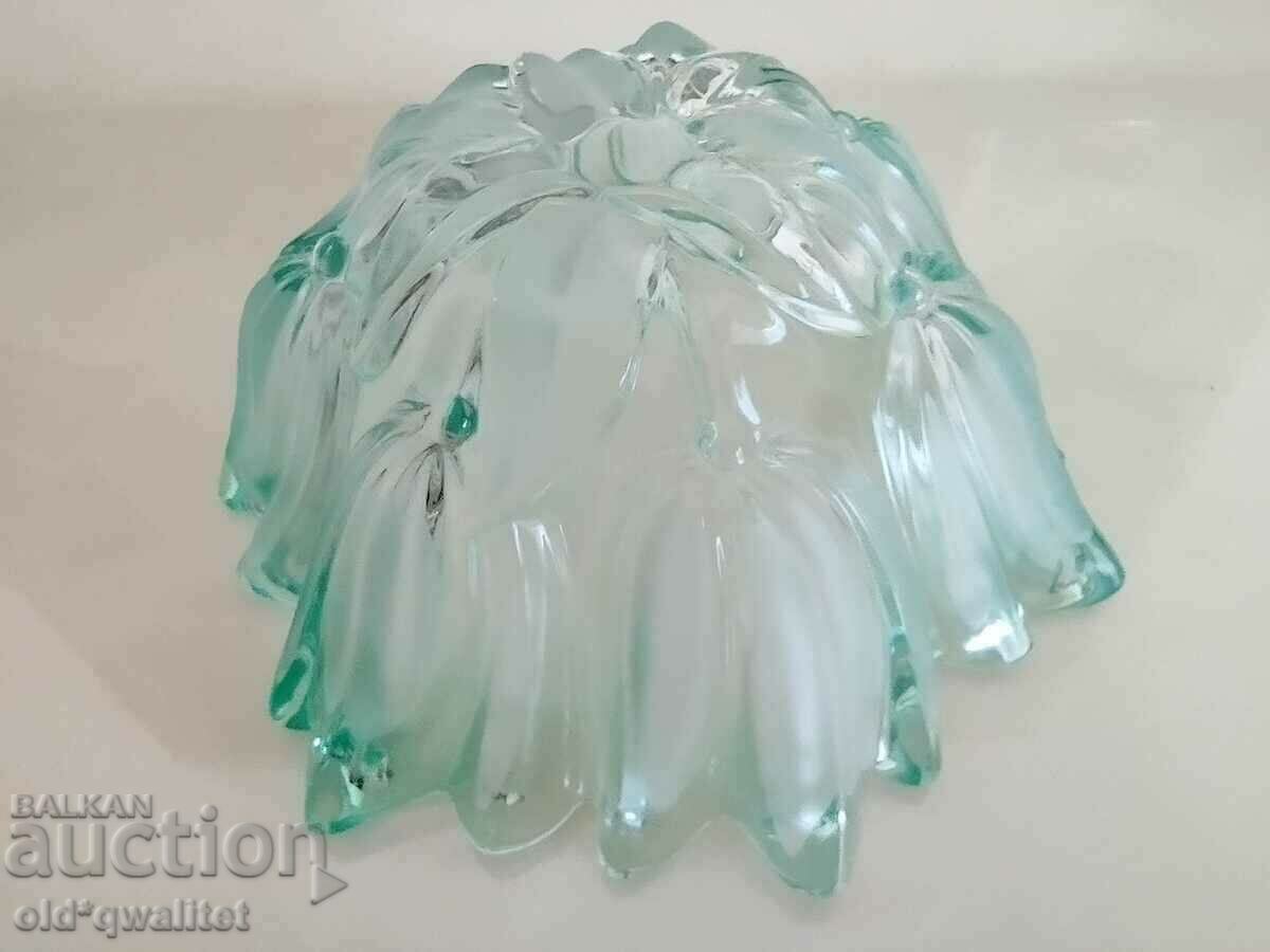 Glass vessel, green glass, floral elements - 6 Glass vessel, green glass, floral elements - 6