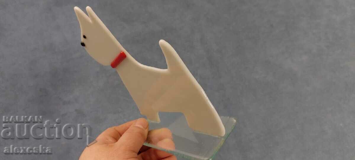 Delivery of Glass dog Delivery of Glass dog