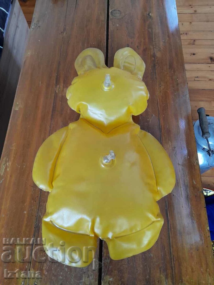 Ένα παλιό παιχνίδι, ένα φουσκωτό κουνέλι με τιμή 20.00 BGN | € 10.23 Ένα παλιό παιχνίδι, ένα φουσκωτό κουνέλι με τιμή 20.00 BGN | € 10.23